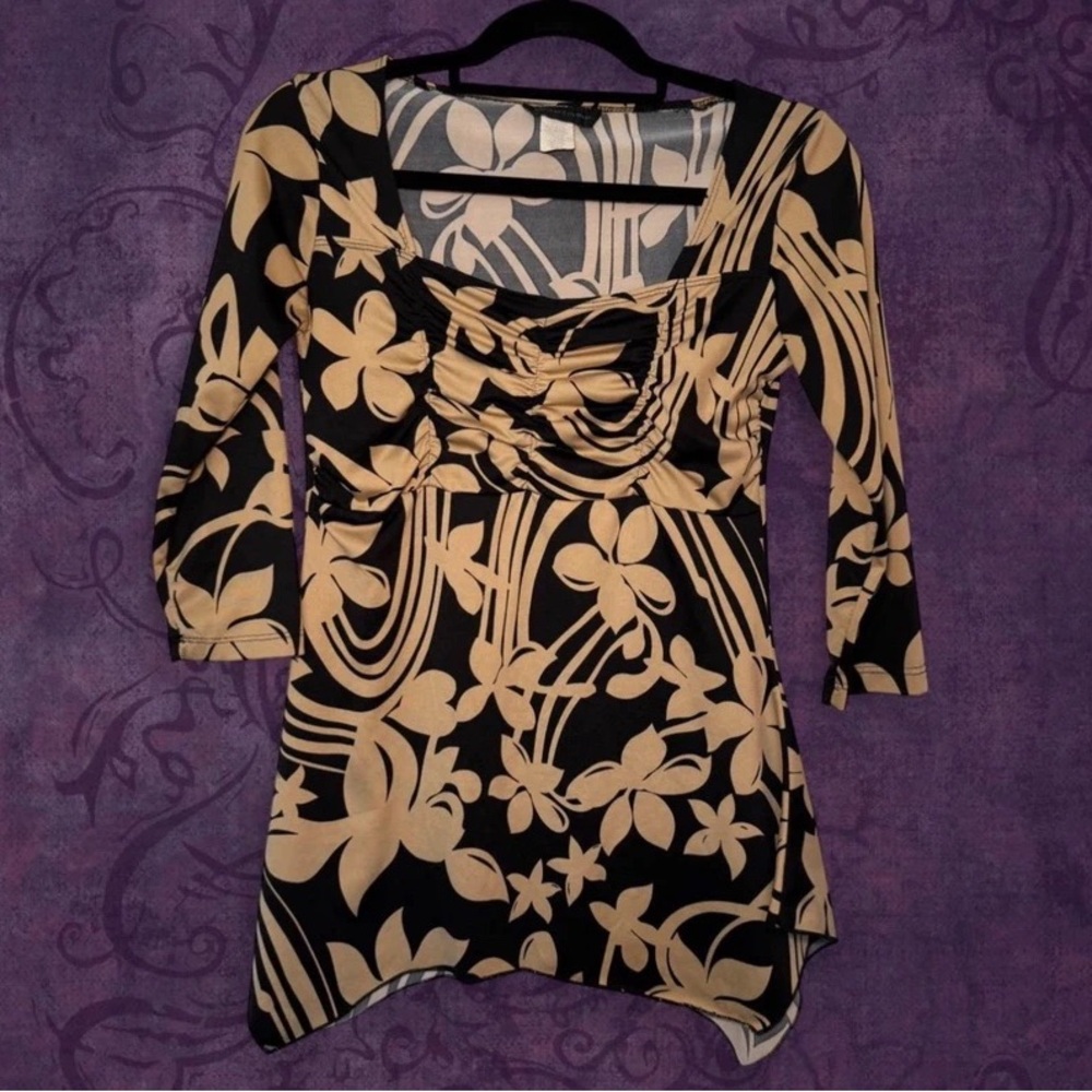American City Wear Black and Beige Floral Top - Picture 1 of 2